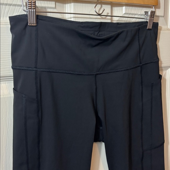 Athleta Black Ultimate Stash II Capri Leggings - Picture 2 of 8
